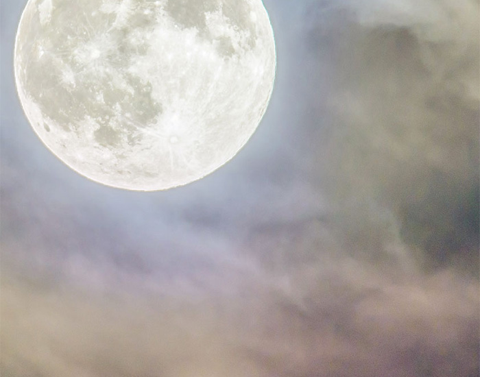 お持ちのストーンを浄化いたします